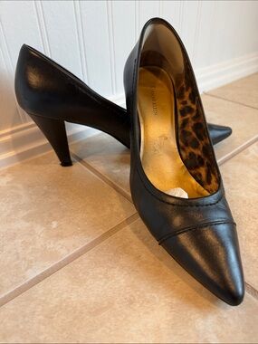 Anne Klein Black Pointed-Toe Leather Heels with Leopard Lining